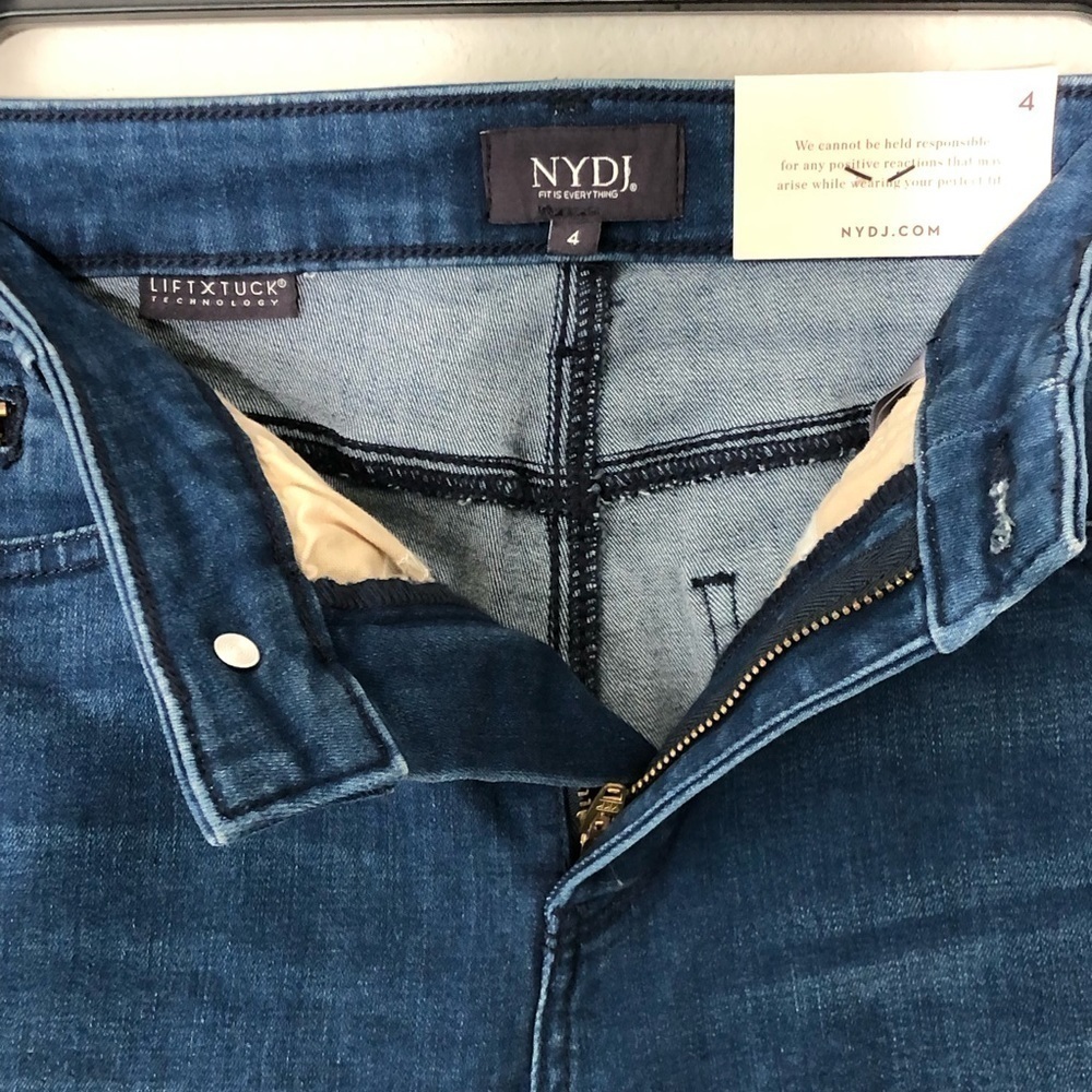 NWT NYDJ Relaxed Straight Piper Capri Crop Jeans - Med Market Medium Wash size 4 - Picture 8 of 13